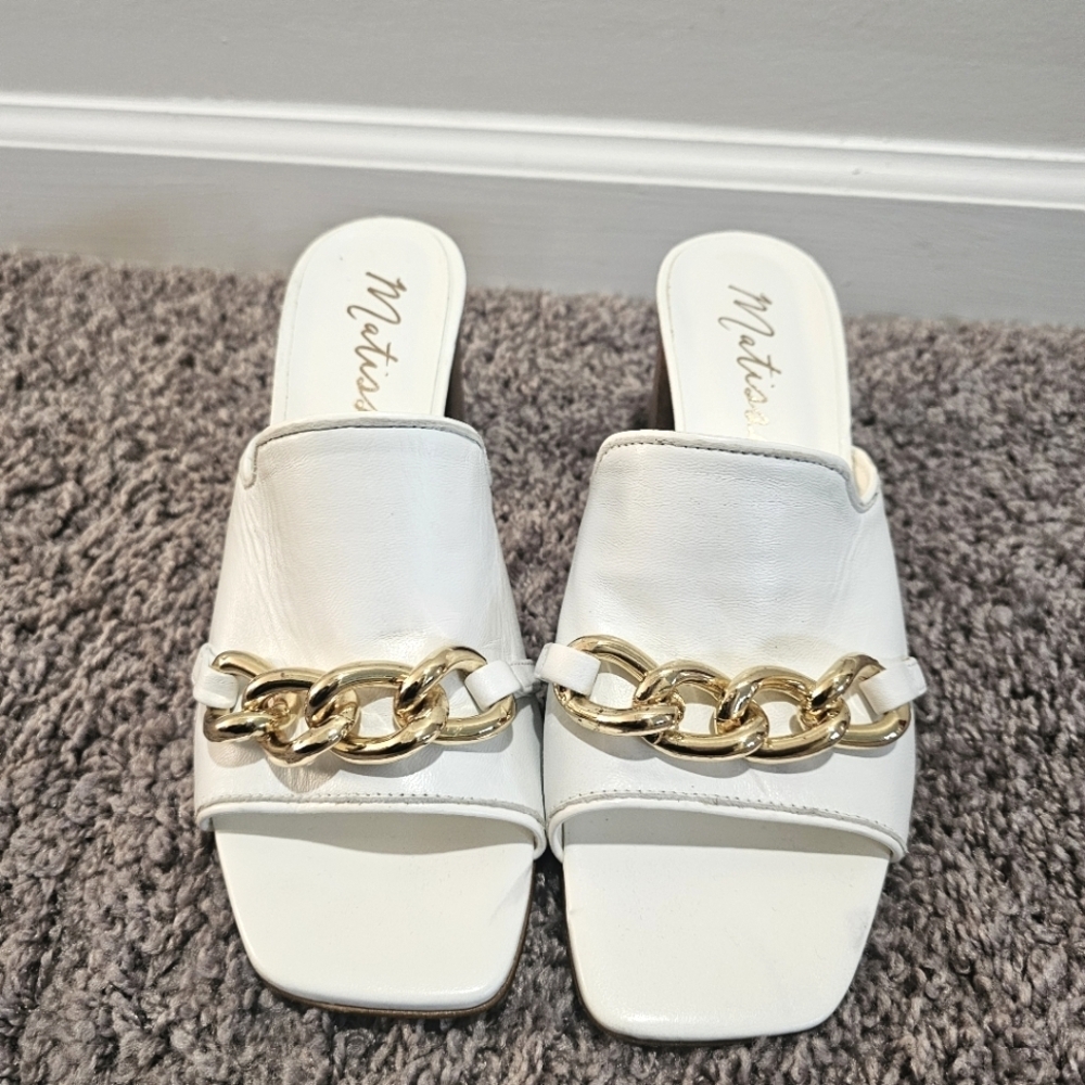 Matisse White and Gold Chain MulesBowie Style Size 10